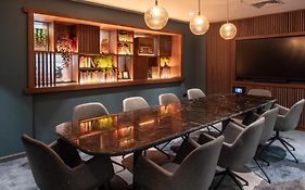 Burleigh Court Hotel And Leisure